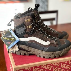 Vans Women's Brown Hiking Boots